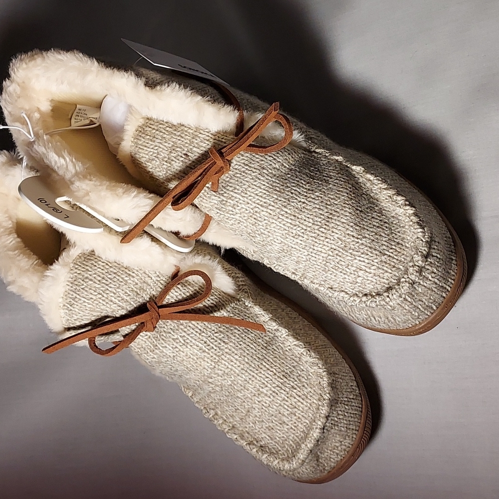 Sonoma Ivory Slippers New With Tag Unisex Slippers